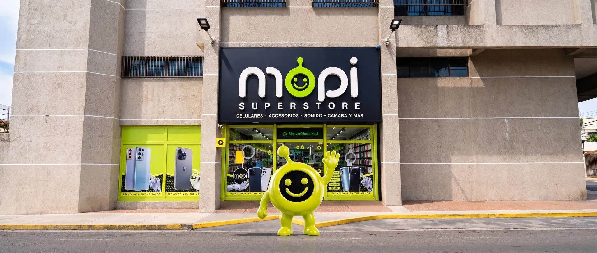 Mopito frente a la tienda Mopi La 72, Maracaibo